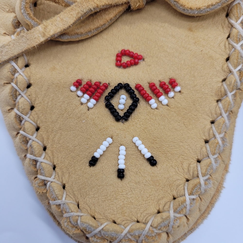 Laurentian Chief Moccasins Tan Moosehide Beaded Canada Style 7463 Womens Size 7 - Picture 15 of 16